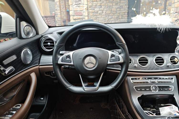 Used Mercedes-Benz E-Class 2018 E 200 L Sport Edition Steering Wheel