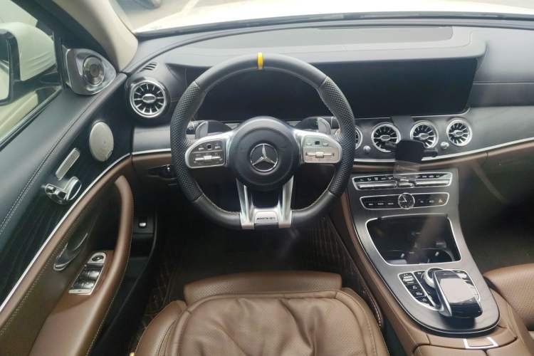 Used Mercedes-Benz E-Class 2018 E 200 L Sport Edition Steering Wheel