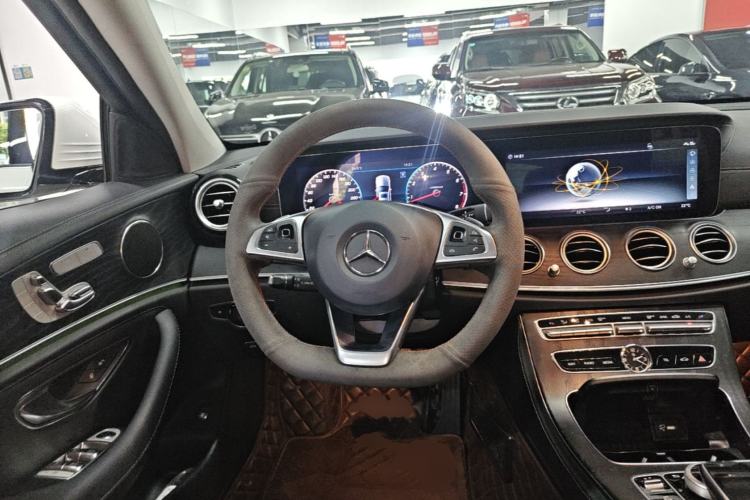 Used Mercedes-Benz E-Class 2018 Restyled E 300 L Sporty and Stylish Edition Steering Wheel