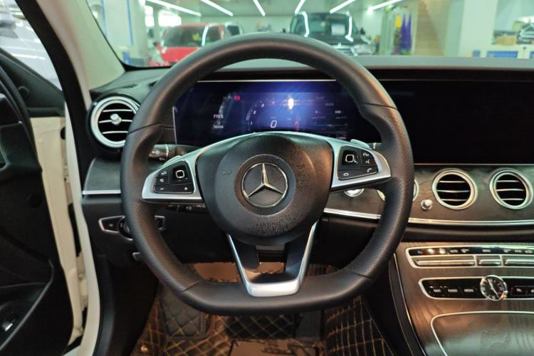 Used Mercedes-Benz E-Class 2018 E 300 L Sporty and Stylish Model Steering Wheel