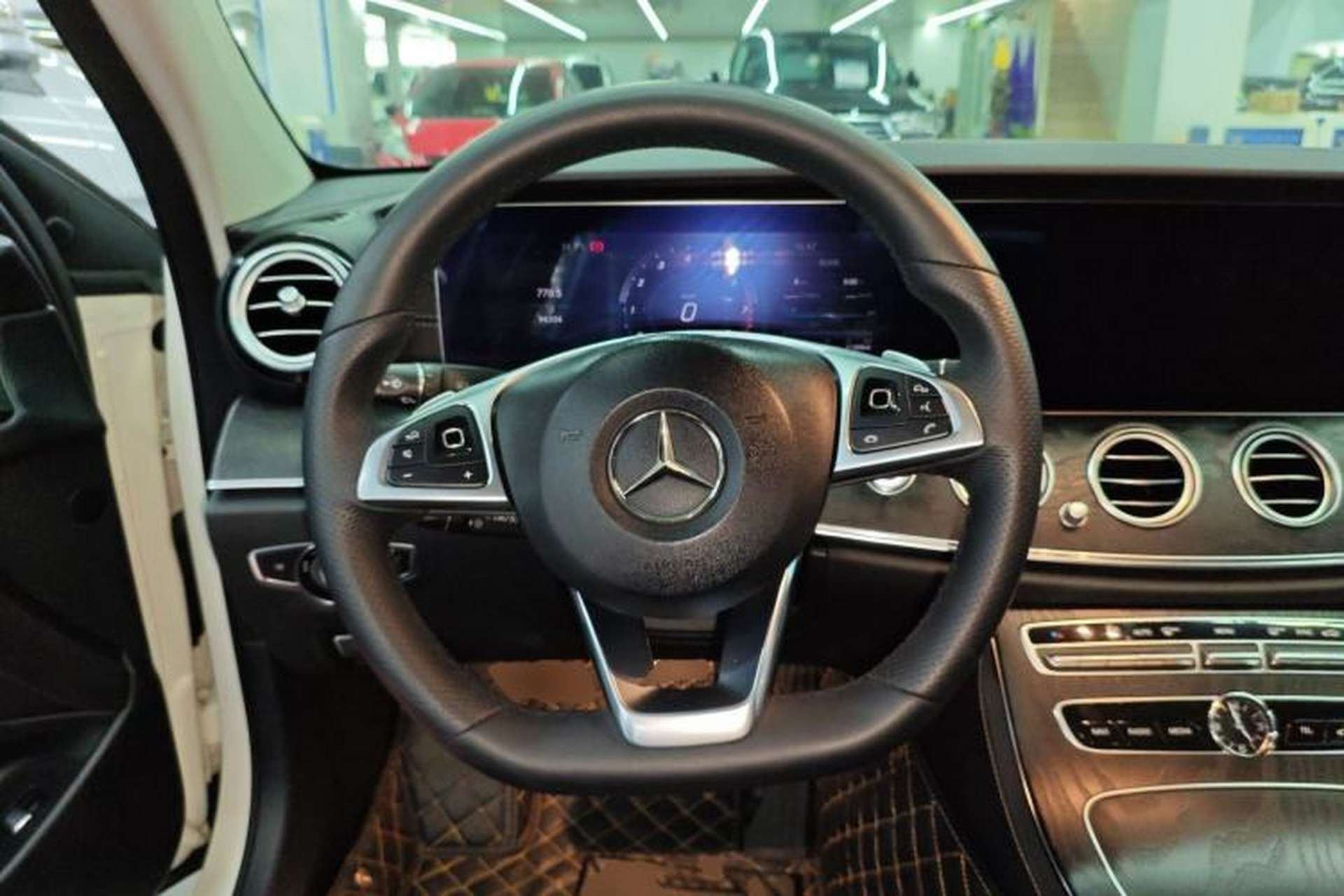 Used Mercedes-Benz E-Class 2018 E 300 L Sporty and Stylish Model Steering Wheel