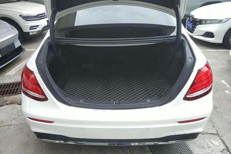 Used Mercedes-Benz E-Class 2018 Facelift E 200 L Sport Edition Trunk