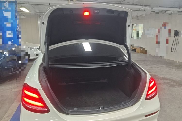 Used Mercedes-Benz E-Class 2018 Restyled E 300 L Sporty and Stylish Edition Trunk