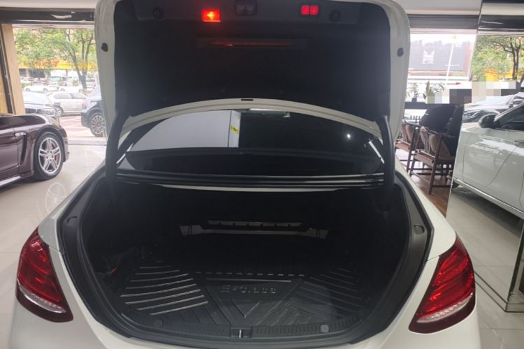 Used Mercedes-Benz E-Class 2018 Facelift E 300 L Luxury Edition Trunk