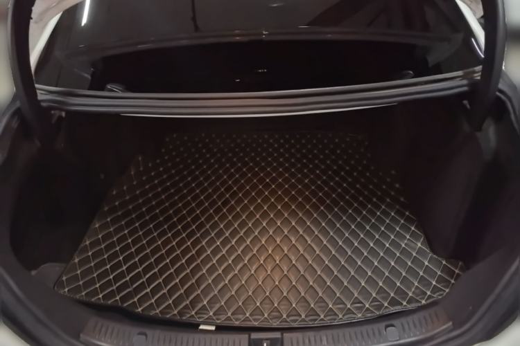 Used Mercedes-Benz E-Class 2018 Facelift E 200 L Sport Edition Trunk