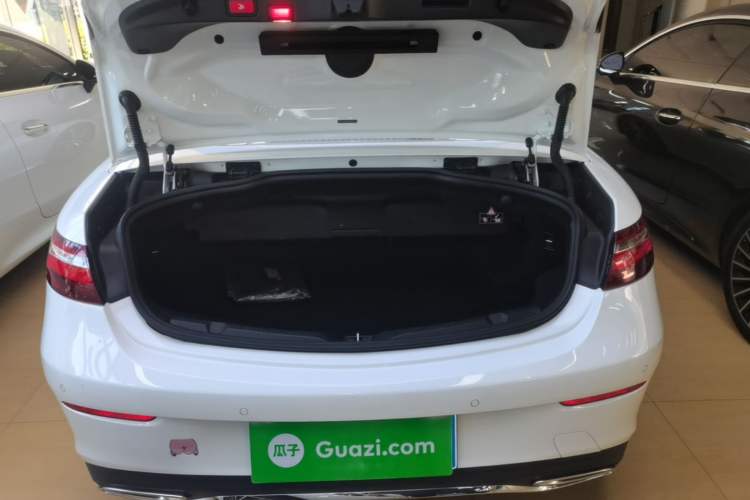 Used Mercedes-Benz E-Class 2018 E 200 Convertible Coupe Trunk