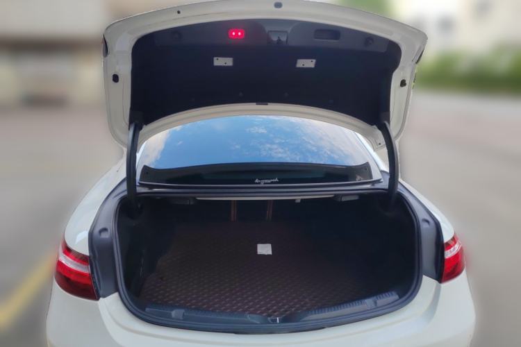 Used Mercedes-Benz E-Class 2018 E 200 Coupe Trunk