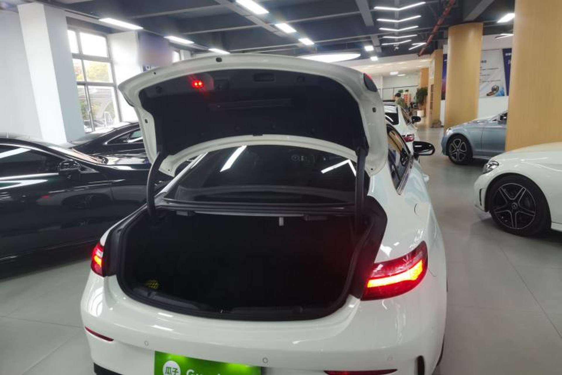Used Mercedes-Benz E-Class 2018 E 300 Coupe Trunk