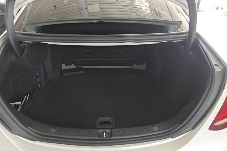 Used Mercedes-Benz E-Class 2018 Facelift E 200 L Sport Edition Trunk