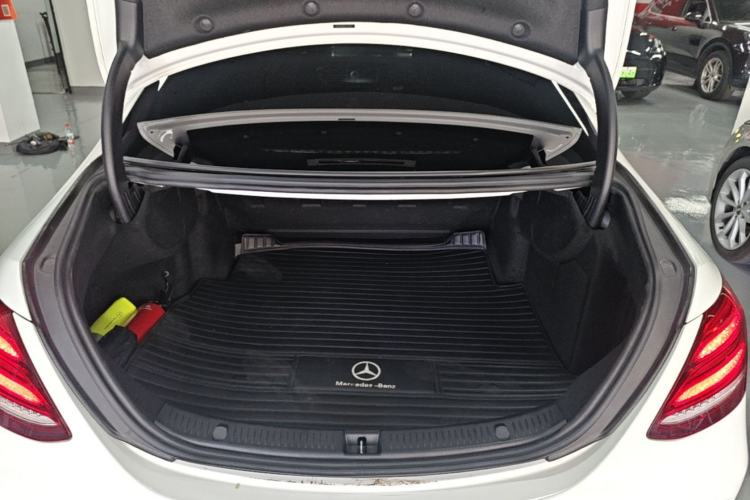 Used Mercedes-Benz E-Class 2018 Restyled E 300 L Sporty and Stylish Edition Trunk
