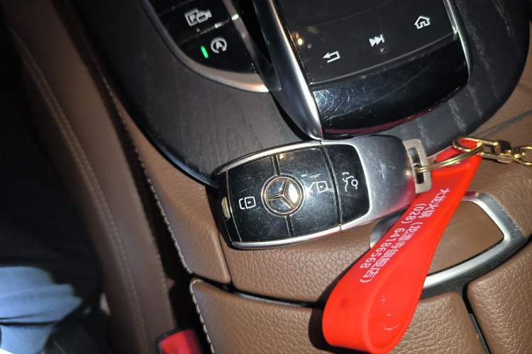 Used Mercedes-Benz E-Class 2018 Facelift E 200 L Sport Edition Vehicle Key