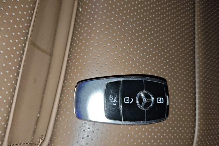 Used Mercedes-Benz E-Class 2018 Facelift E 200 L Sport Edition Vehicle Key