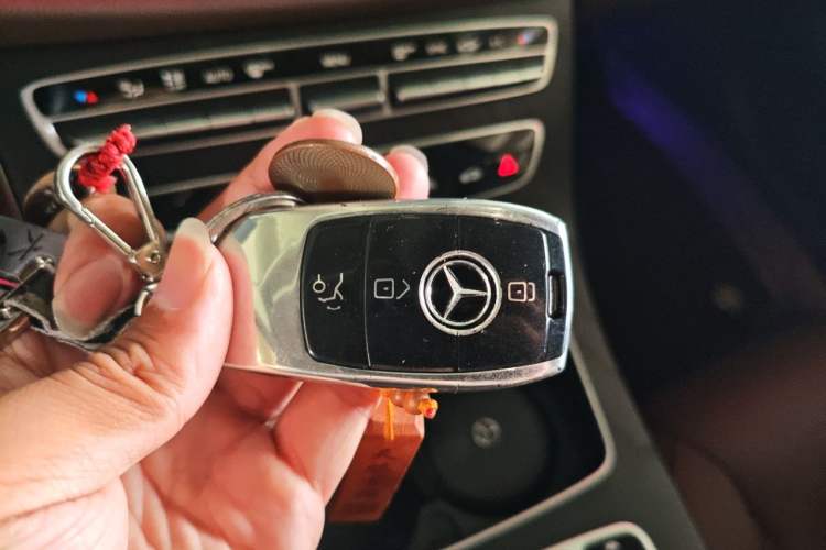 Used Mercedes-Benz E-Class 2018 Restyled E 300 L Sporty and Stylish Edition Vehicle Key
