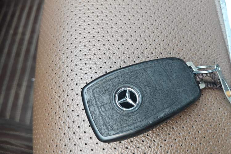 Used Mercedes-Benz E-Class 2018 Restyled E 300 L Sporty and Stylish Edition Vehicle Key