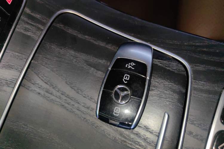 Used Mercedes-Benz E-Class 2018 E 200 L Sport Edition Vehicle Key