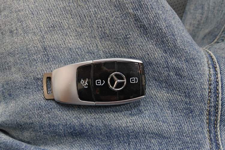Used Mercedes-Benz E-Class 2018 E 200 L Sport Edition Vehicle Key