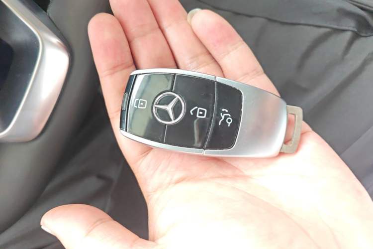 Used Mercedes-Benz E-Class 2018 E 300 L Sport Luxury Edition Vehicle Key