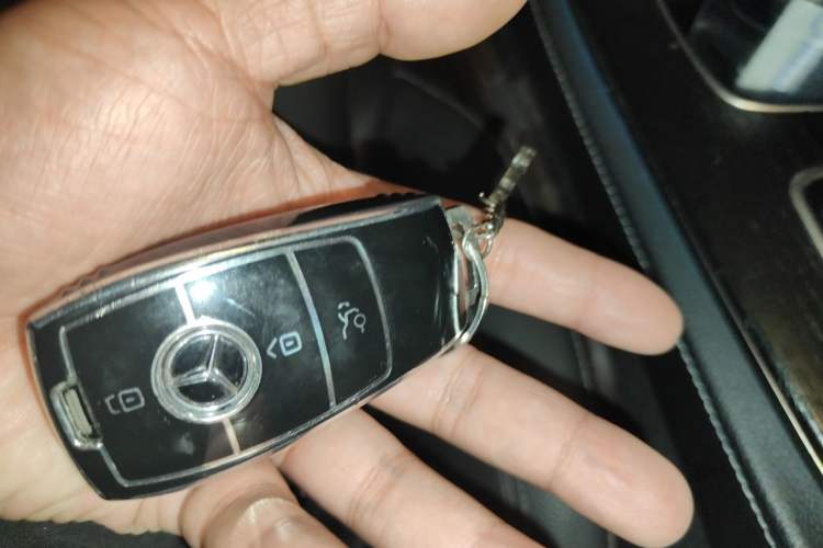 Used Mercedes-Benz E-Class 2018 E 300 L Sporty and Stylish Model Vehicle Key