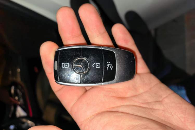 Used Mercedes-Benz E-Class 2018 E 200 L Sport 4MATIC Vehicle Key