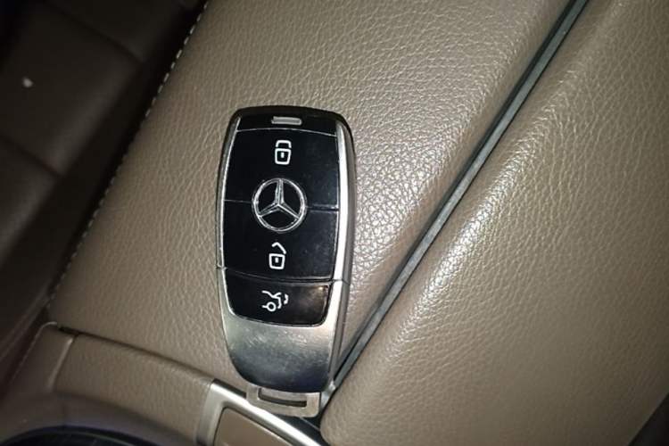 Used Mercedes-Benz E-Class 2018 Facelift E 200 L Sport Edition Vehicle Key