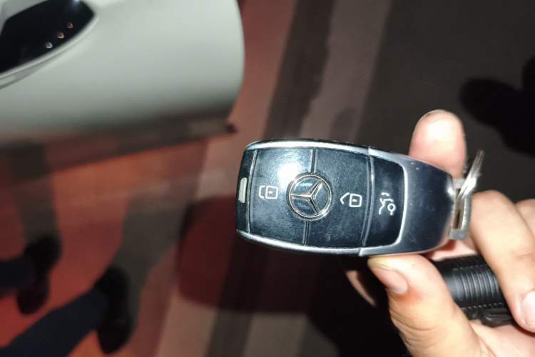 Used Mercedes-Benz E-Class 2018 Restyled E 300 L Sport Luxury Edition Vehicle Key