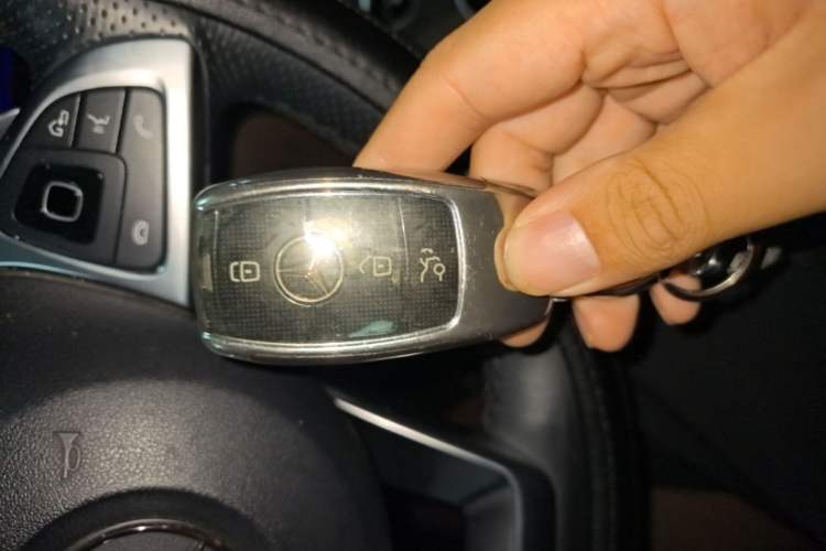 Used Mercedes-Benz E-Class 2018 Facelift E 200 L Sport Edition Vehicle Key