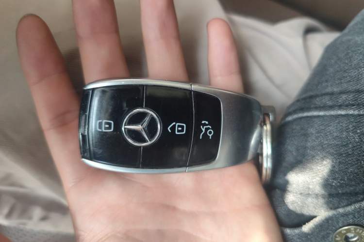 Used Mercedes-Benz E-Class 2018 E 300 L Sporty and Stylish Model Vehicle Key