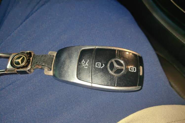 Used Mercedes-Benz E-Class 2018 Facelift E 200 L Sport Edition Vehicle Key