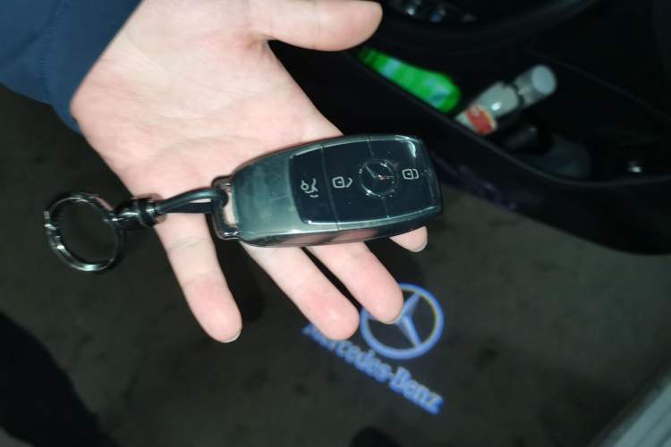 Used Mercedes-Benz E-Class 2018 Facelift E 200 L Sport Edition Vehicle Key