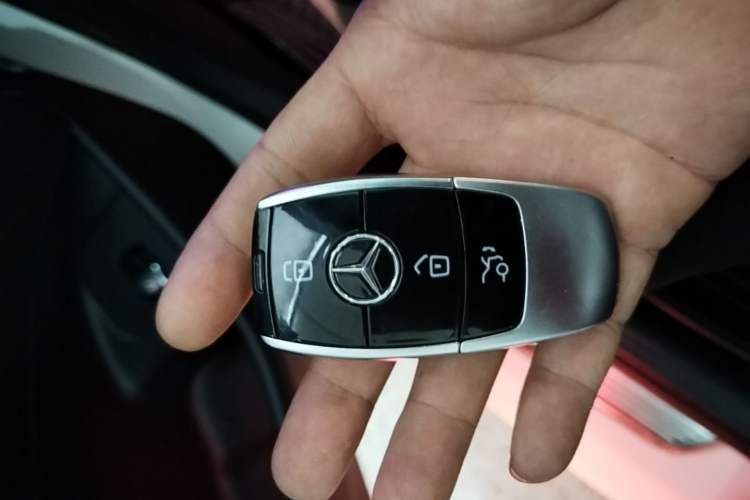 Used Mercedes-Benz E-Class 2018 Facelift E 200 L Sport Edition Vehicle Key
