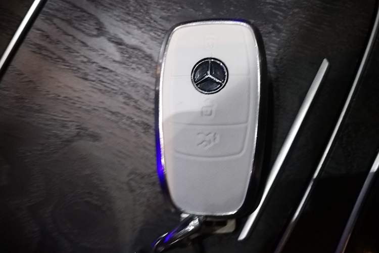 Used Mercedes-Benz E-Class 2018 Restyled E 300 L Sporty and Stylish Edition Vehicle Key
