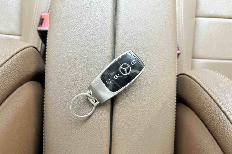 Used Mercedes-Benz E-Class 2018 E 300 L Sport Luxury Edition Vehicle Key
