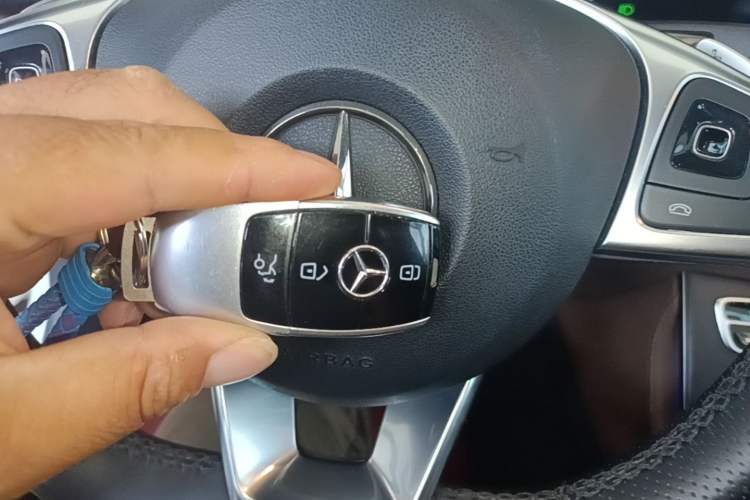 Used Mercedes-Benz E-Class 2018 Facelift E 200 L Sport 4MATIC Vehicle Key
