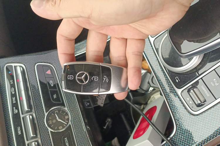 Used Mercedes-Benz E-Class 2018 E 200 L Sport Edition Vehicle Key