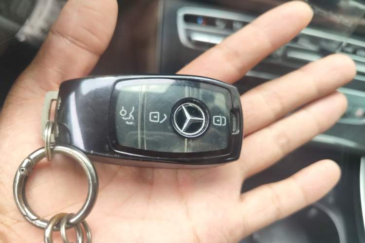 Used Mercedes-Benz E-Class 2018 E 200 L Sport Edition Vehicle Key