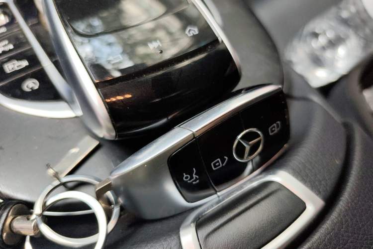 Used Mercedes-Benz E-Class 2018 E 200 L Sport 4MATIC Vehicle Key