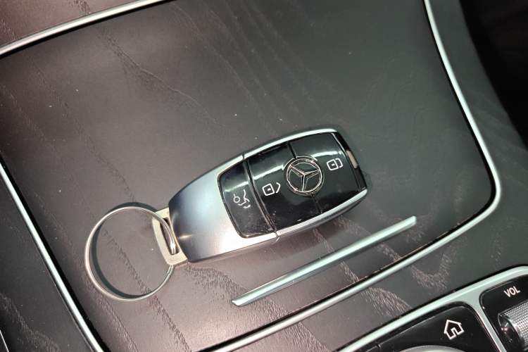 Used Mercedes-Benz E-Class 2018 E 200 L Sport Edition Vehicle Key
