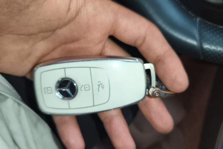 Used Mercedes-Benz E-Class 2018 Facelift E 200 L Sport Edition Vehicle Key