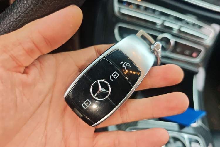 Used Mercedes-Benz E-Class 2018 E 300 L Sport Luxury Edition Vehicle Key