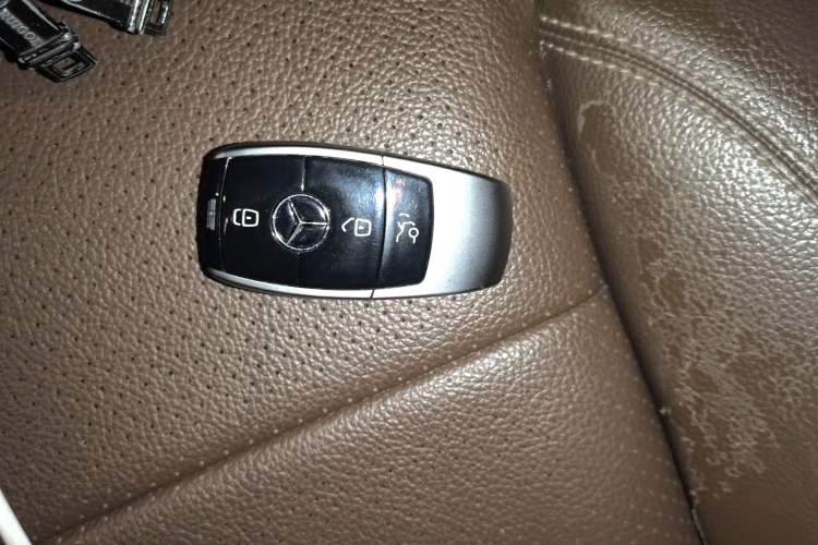 Used Mercedes-Benz E-Class 2018 Restyled E 300 L Sporty and Stylish Edition Vehicle Key