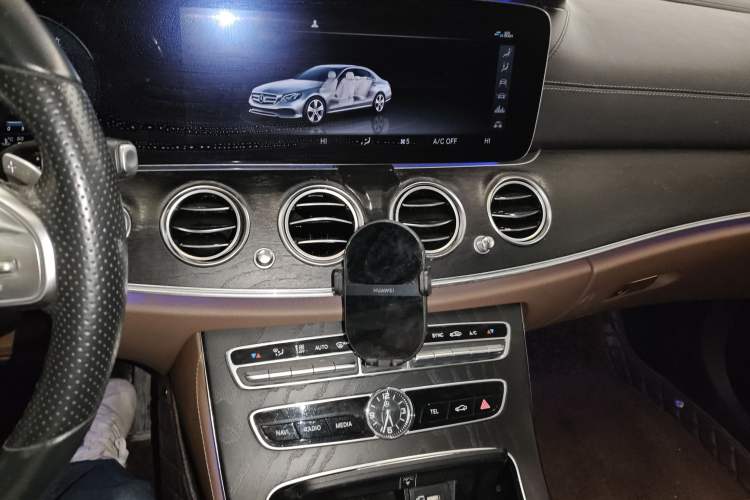 Used Mercedes-Benz E-Class 2019 E 300 L Sport Luxury Edition Audio And AC Panel