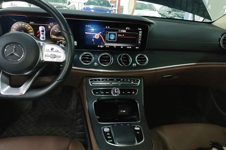 Used Mercedes-Benz E-Class 2019 Restyled E 300 L Sporty and Stylish Edition Audio And AC Panel