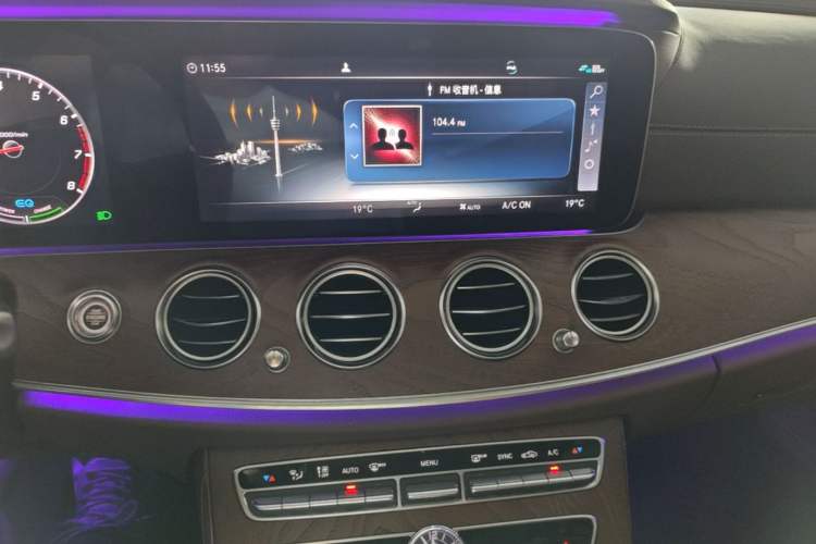 Used Mercedes-Benz E-Class 2019 E 260 L Audio And AC Panel