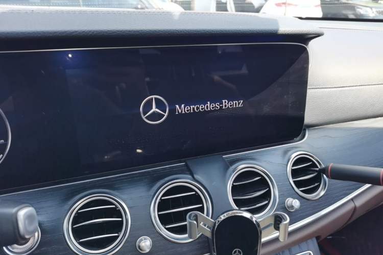 Used Mercedes-Benz E-Class 2019 Restyled E 300 L Sporty and Stylish Edition Audio And AC Panel