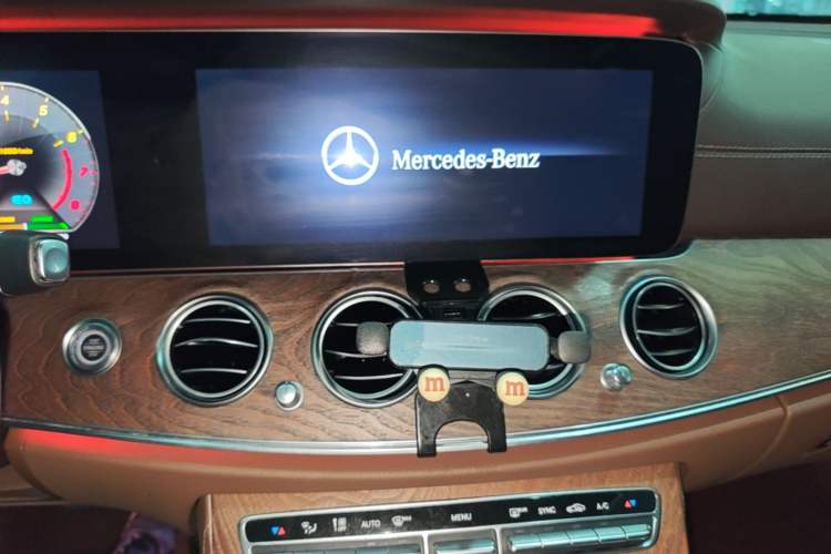 Used Mercedes-Benz E-Class 2019 E 260 L Audio And AC Panel