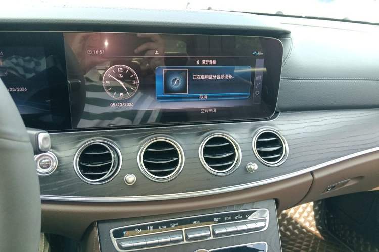 Used Mercedes-Benz E-Class 2019 Restyled E 300 L Sporty and Stylish Edition Audio And AC Panel