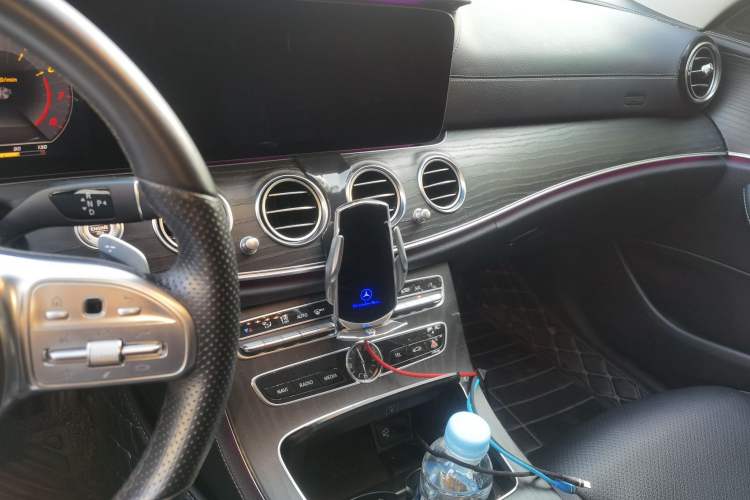 Used Mercedes-Benz E-Class 2019 Restyled E 300 L Sport Luxury Edition Audio And AC Panel