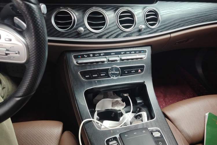 Used Mercedes-Benz E-Class 2019 E 260 L Sport Edition Audio And AC Panel