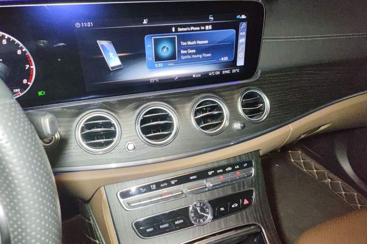 Used Mercedes-Benz E-Class 2019 Restyled E 300 L Sport Luxury Edition Audio And AC Panel