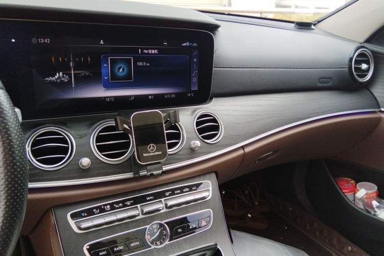 Used Mercedes-Benz E-Class 2019 Restyled E 300 L Sport Luxury Edition Audio And AC Panel